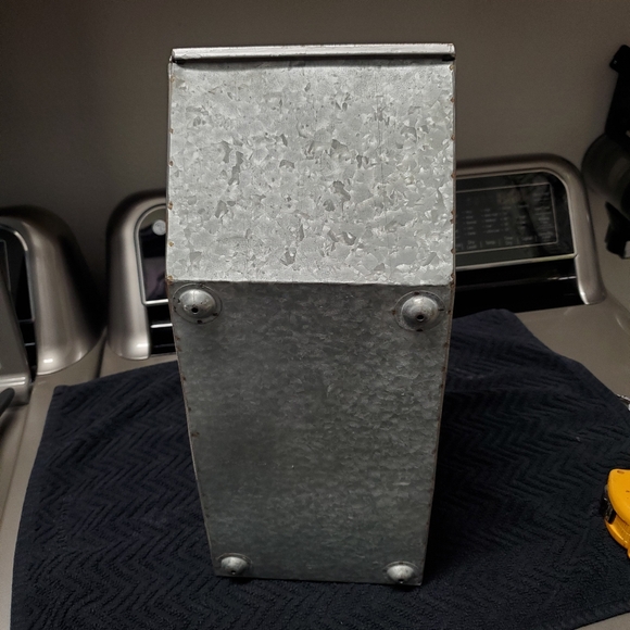 Farmhouse Galvanized Steel vintage Footed metal container L👀K - Picture 9 of 17